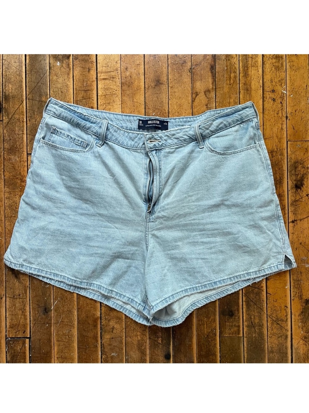 hollister ultra high rise 90s straight short